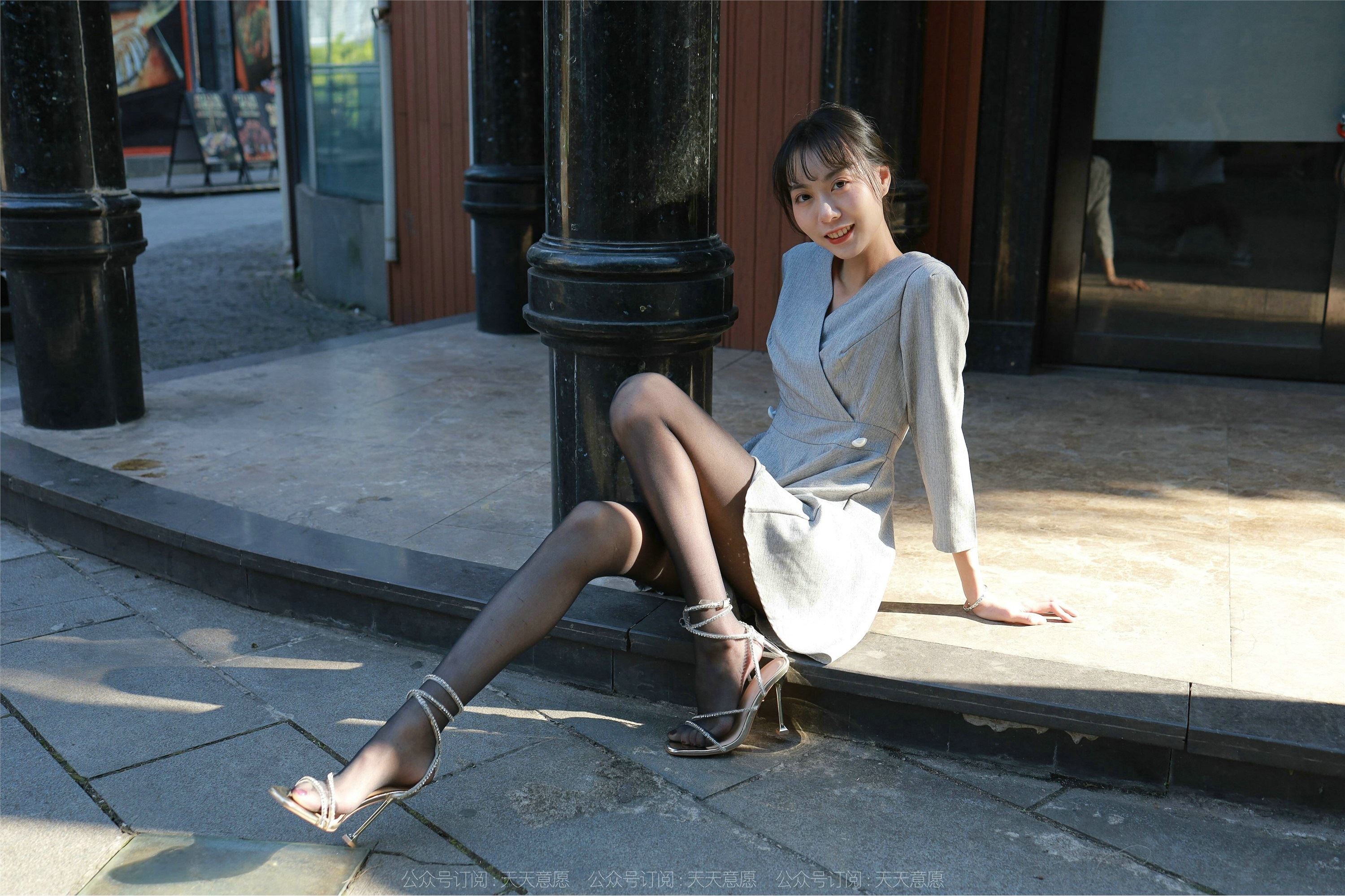 IESS异思趣向  2022.02.15 丝享家1005：团团《暖阳下的黑色丝念》